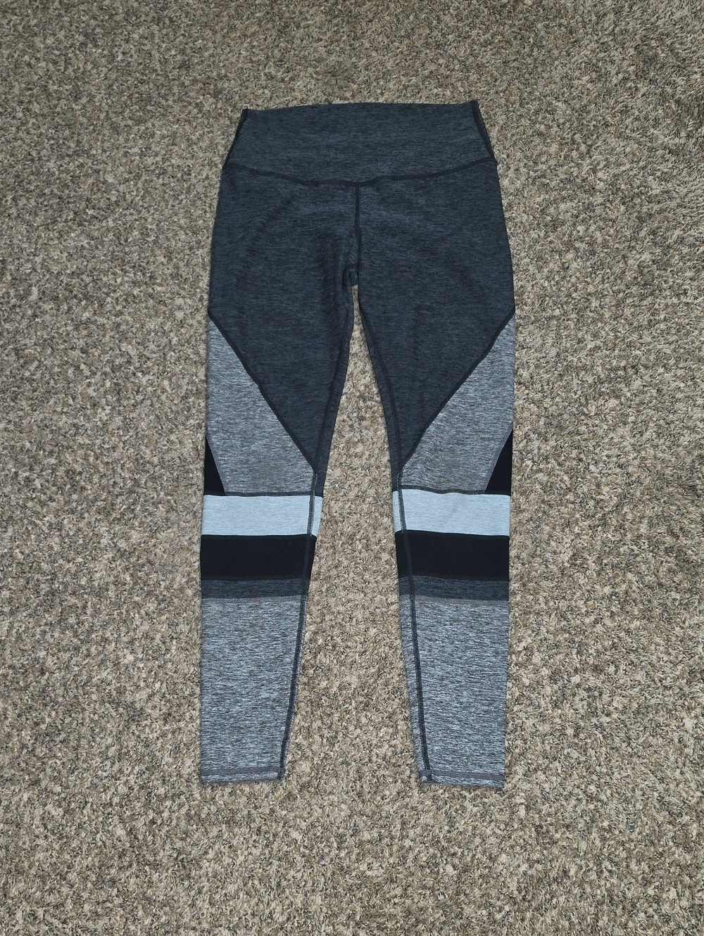 ALO Yoga Womens Super Soft Leggings Sz Medium! 25" Inseam!